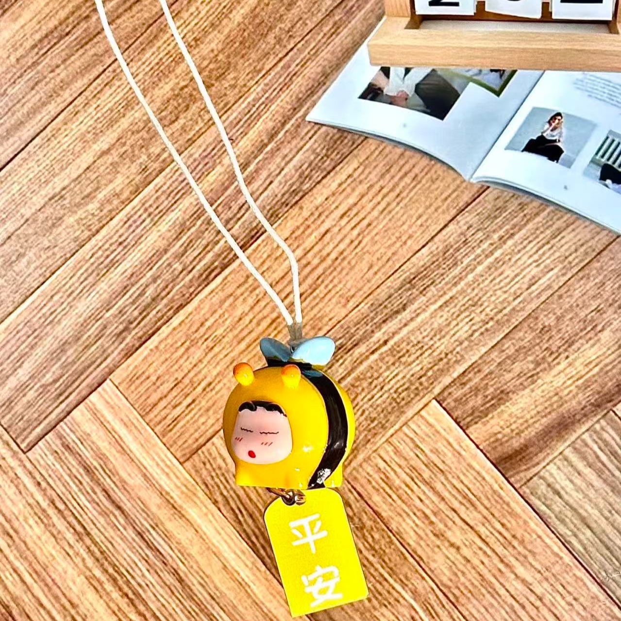 Crayon Shin-chan Bee Cosplay F - đánh giá và giá Car Accessories Unique